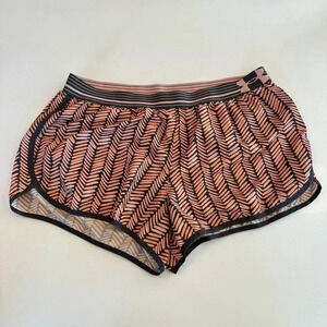 Women’s Under Armour Running Shorts Lined L / Large